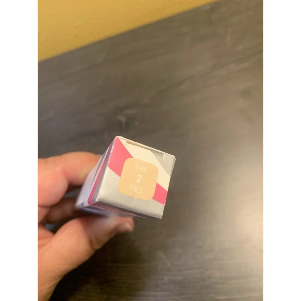Hello Fab Bendy Avocado Concealer 4.8g/ 0.17oz - 2‎ Fair
